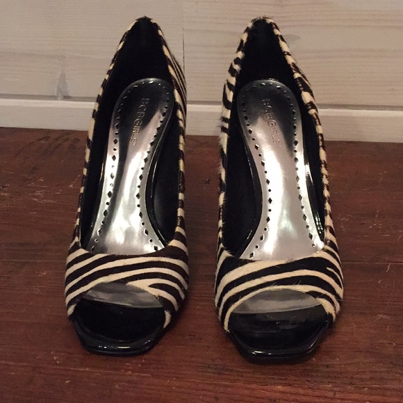 BCBGirls zebra print on calf hair pump - Picture 2 of 7